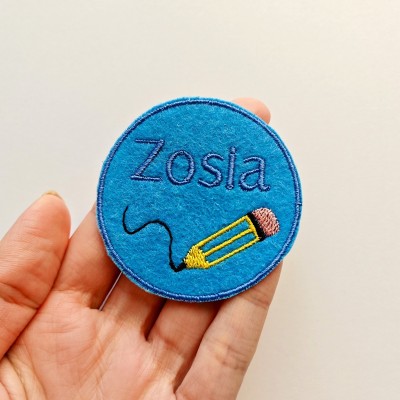 Naprasowanka z imieniem – okrągła haftowana etykieta